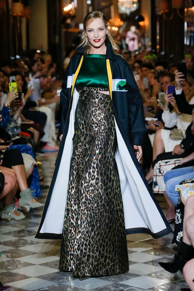 Look 50